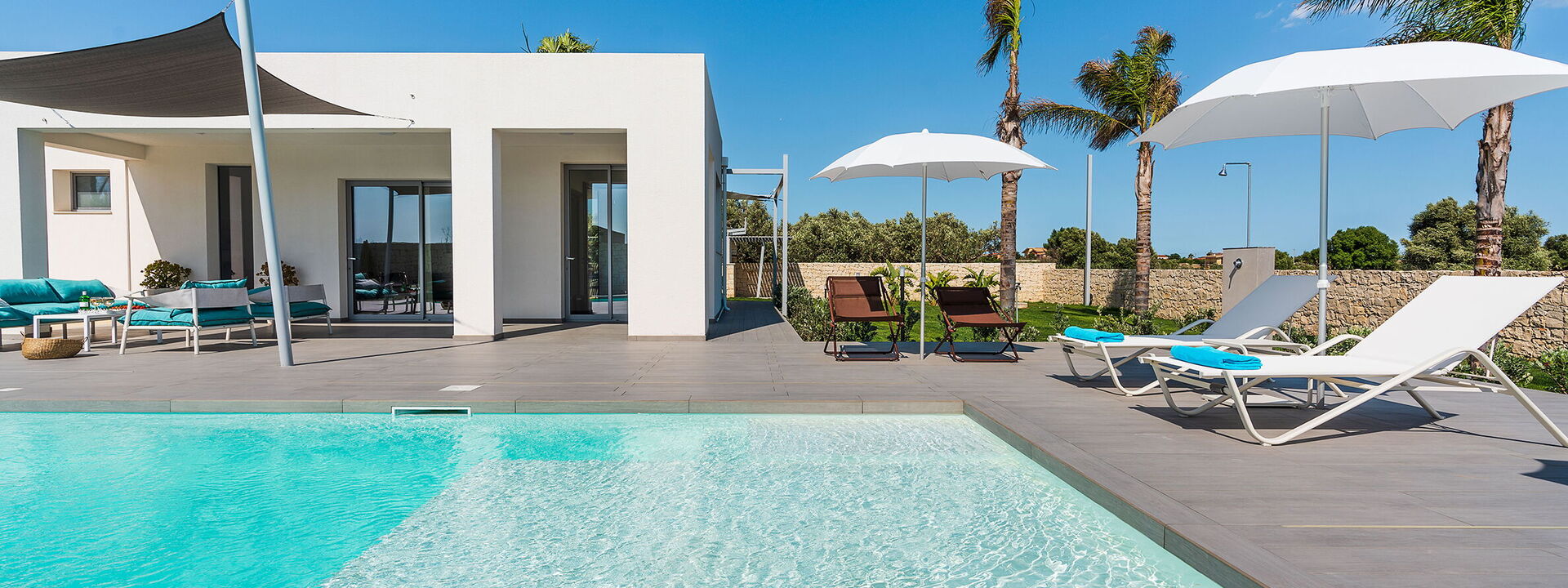 Villa Le Palme - Noto, Sicilia: Autumn, Balcony / Terrace / Patio, Building Exterior, Outdoor, Pool, Spring, Summer