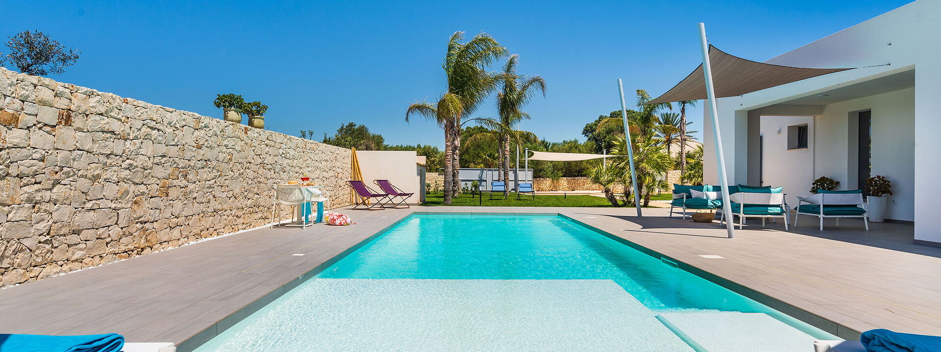 Villa Le Palme - Noto, Sicilia: Autumn, Balcony / Terrace / Patio, Building Exterior, Outdoor, Pool, Spring, Summer