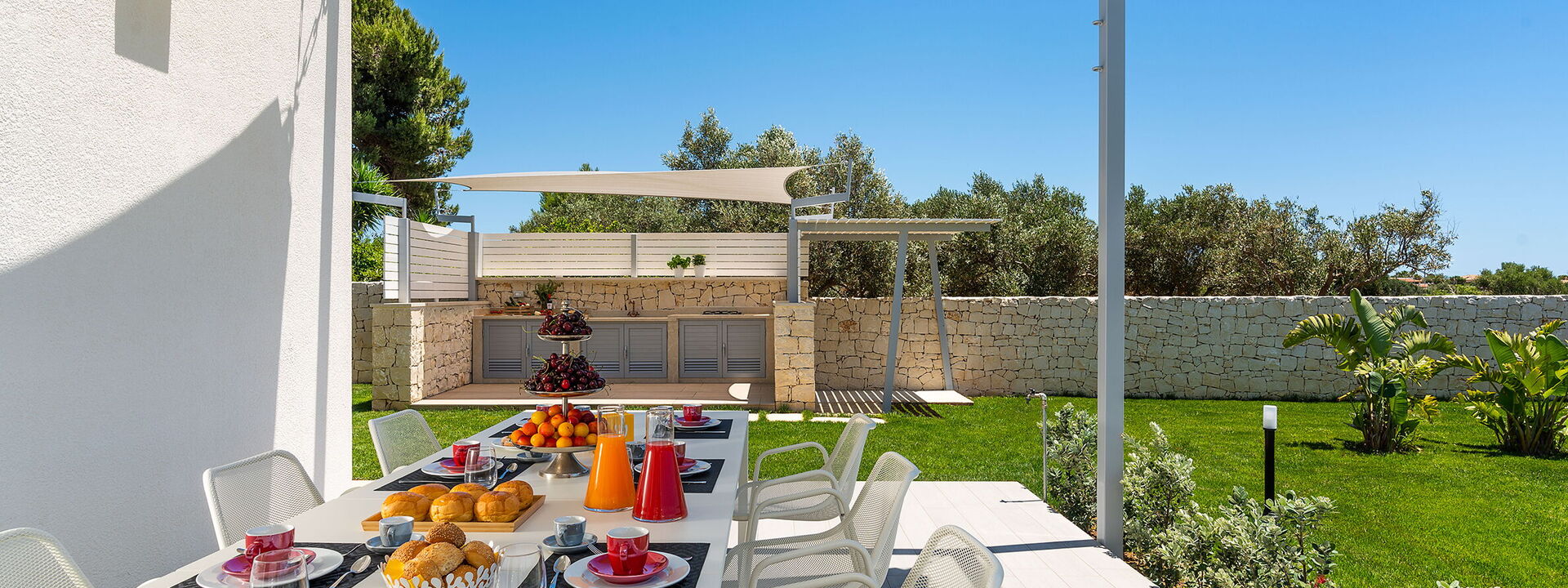 Villa Le Palme - Noto, Sicilia: Autumn, Balcony / Terrace / Patio, Building Exterior, Garden, Outdoor, Spring, Summer