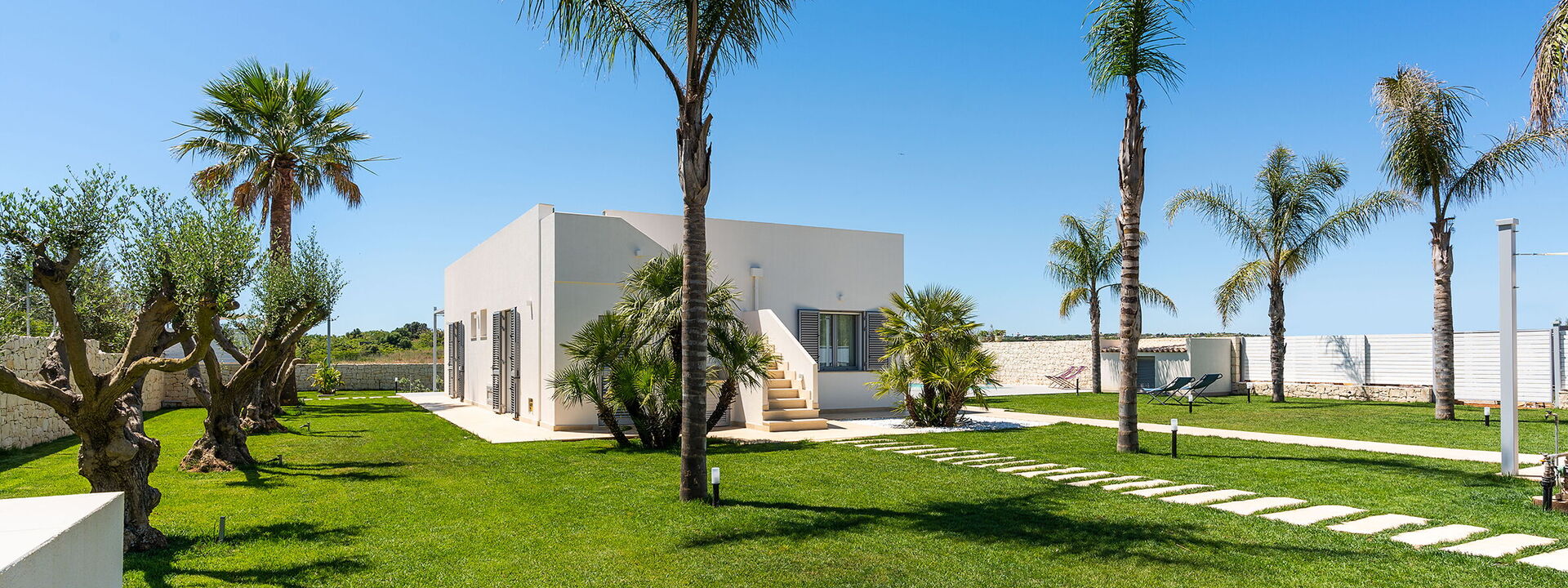 Villa Le Palme - Noto, Sicilia: Autumn, Building Exterior, Garden, Outdoor, Spring, Summer