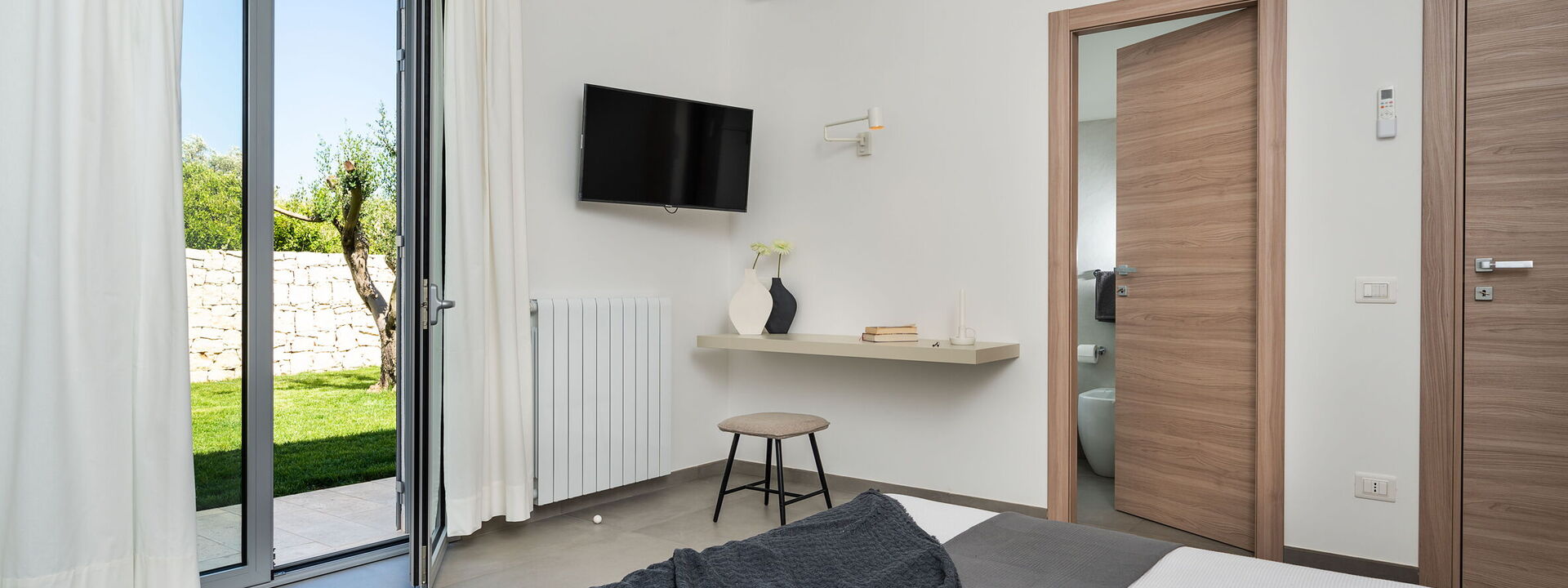 Villa Le Palme - Noto, Sicilia: Autumn, Balcony / Terrace / Patio, Bedroom, Garden, Spring, Summer