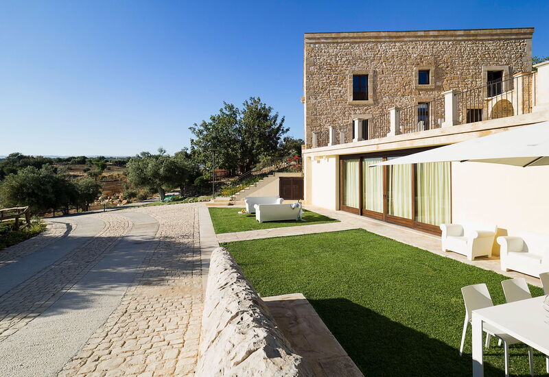 Casapietra - Scicli, Sicilia: Autumn, Balcony / Terrace / Patio, Building Exterior, Garden, Outdoor, Spring, Summer