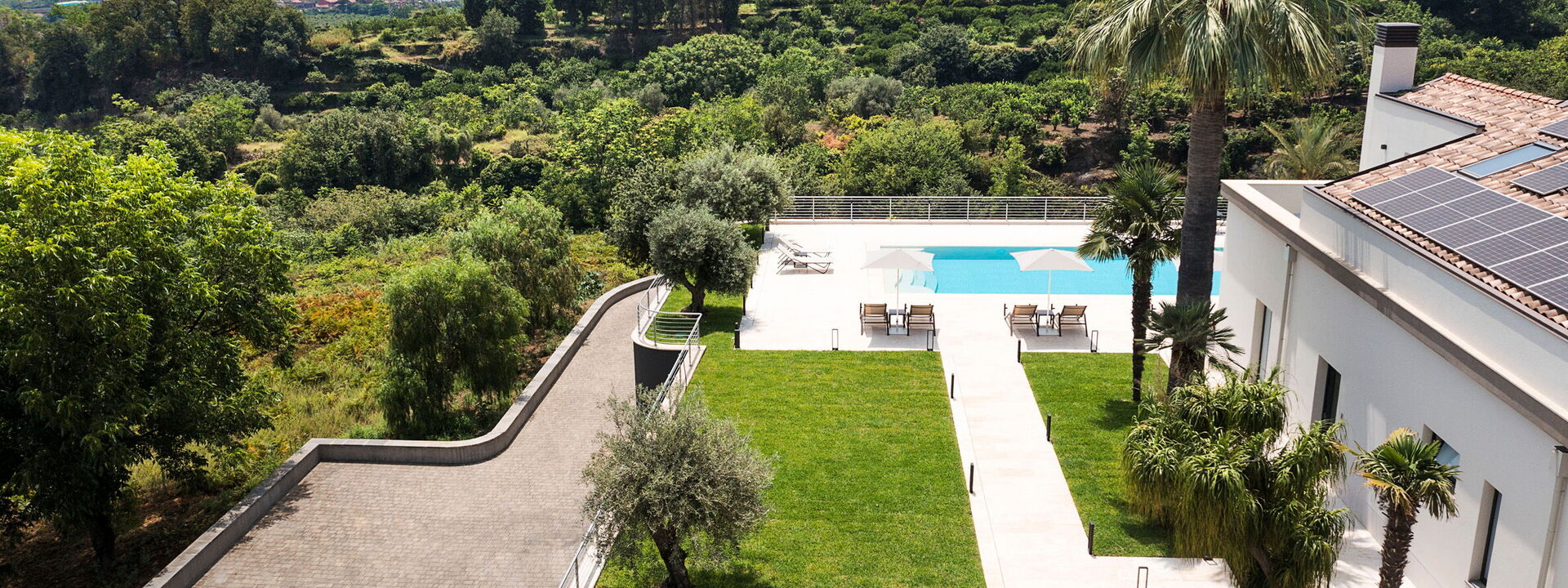 Villa Decoro - Mascali, Sicilia: Ansichten, Ausstattung, Balkon / Terrasse / Patio, Draussen, Frühling, Garten, Herbst, Schwimmbad, Sommer