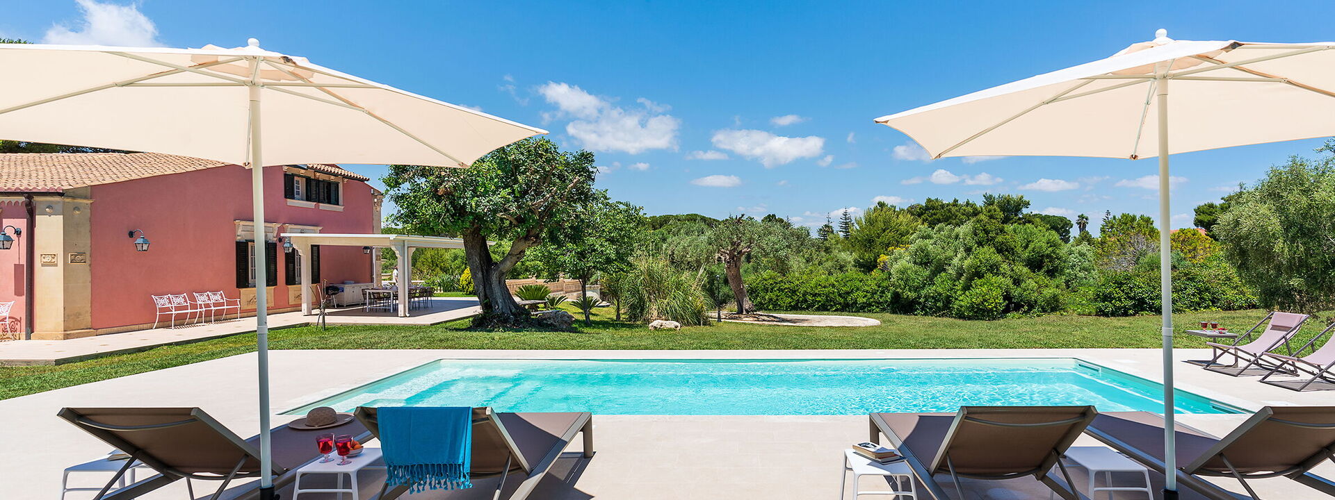 Casa Desiderio - Siracusa, Sicilia: Außen, Balkon / Terrasse / Patio, Draussen, Frühling, Garten, Herbst, Schwimmbad, Sommer