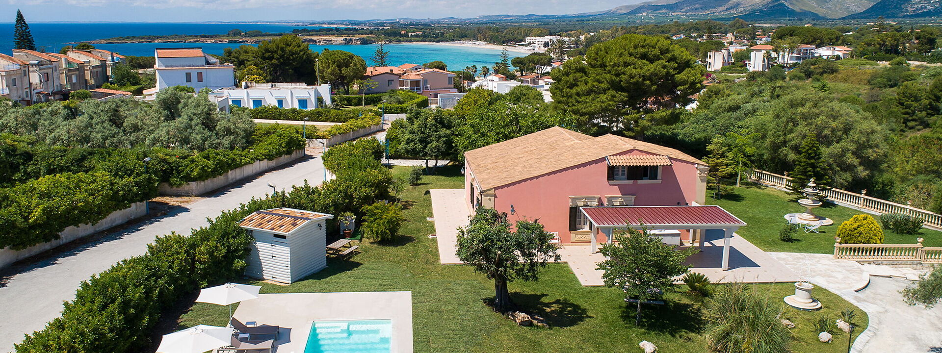 Casa Desiderio - Siracusa, Sicilia: Ansichten, Außen, Balkon / Terrasse / Patio, Draussen, Frühling, Garten, Herbst, Schwimmbad, Sommer