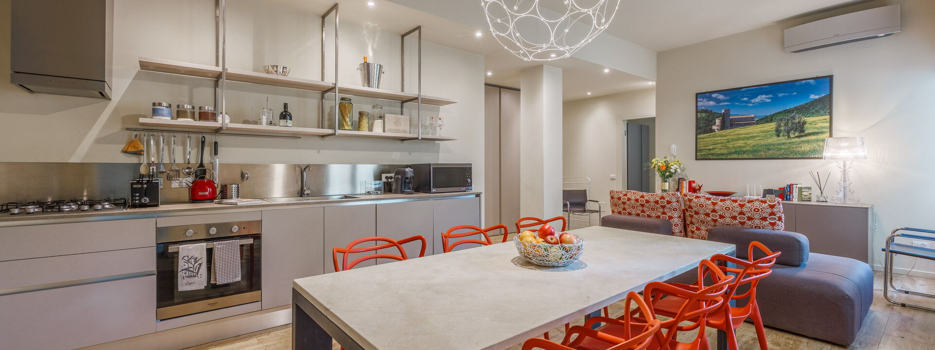 Lucy Florence Charming Modern Apartment Near Piazza Della Libertà: Autunno, Cucina, Estate, Primavera, Soggiorno