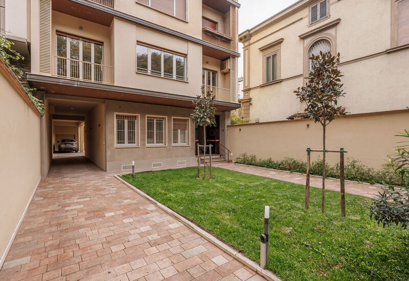 Lucy Florence Charming Modern Apartment Near Piazza Della Libertà: Automne, Été, Jardin, Printemps