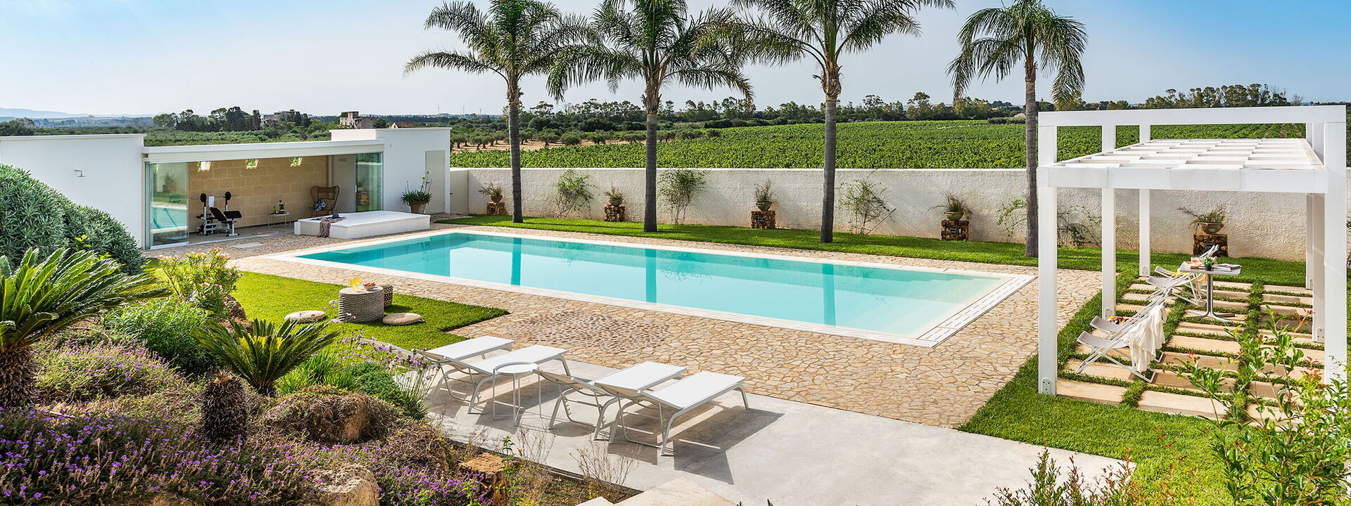 Casa Ocra - Misiliscemi, Sicilia: Außen, Balkon / Terrasse / Patio, Draussen, Frühling, Garten, Herbst, Schwimmbad, Sommer