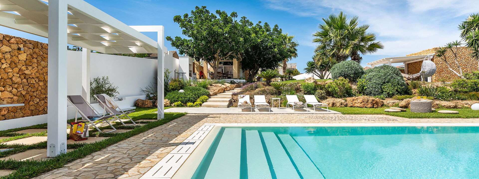 Casa Ocra - Misiliscemi, Sicilia: Außen, Balkon / Terrasse / Patio, Draussen, Frühling, Herbst, Schwimmbad, Sommer