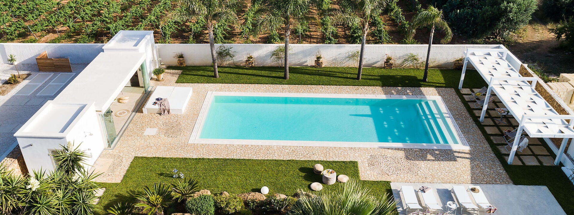 Casa Ocra - Misiliscemi, Sicilia: Außen, Balkon / Terrasse / Patio, Draussen, Frühling, Garten, Herbst, Schwimmbad, Sommer