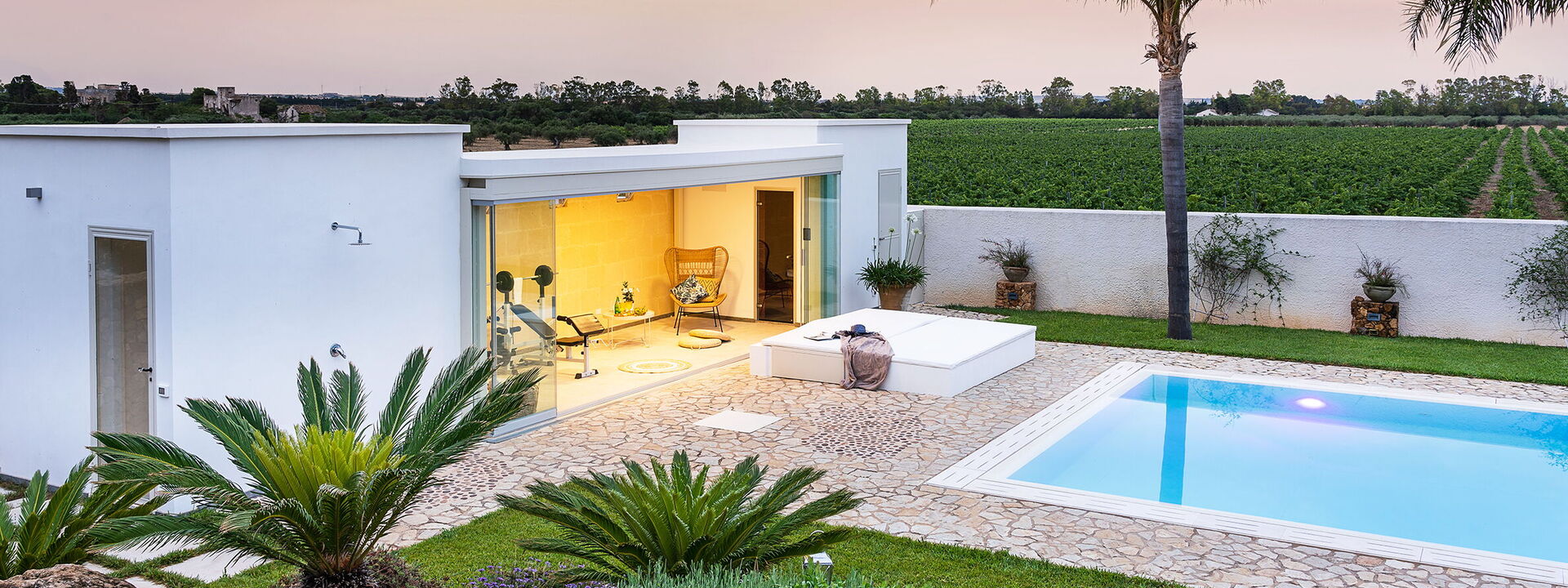 Casa Ocra - Misiliscemi, Sicilia: Außen, Balkon / Terrasse / Patio, Draussen, Frühling, Garten, Herbst, Schwimmbad, Sommer