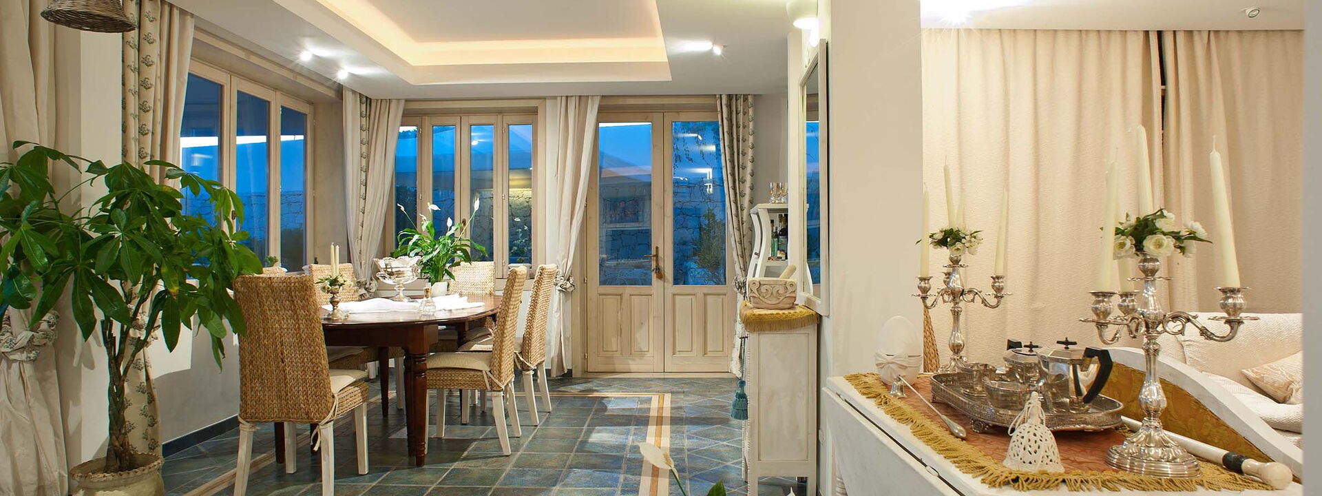 Villa Amena - Siracusa, Sicilia: Autunno, Estate, Primavera, Sala da pranzo, Soggiorno