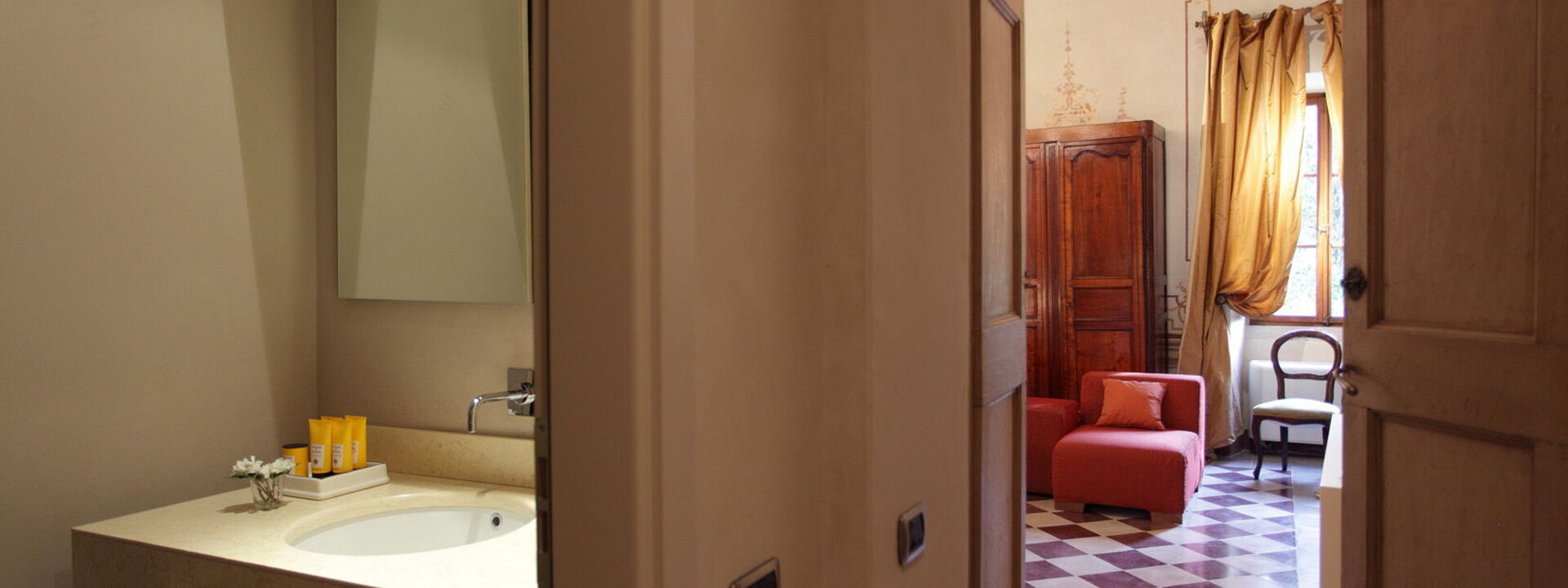 Villa Pietraverde - Gubbio, Umbria: Autumn, Bathroom, Bedroom, Spring, Summer