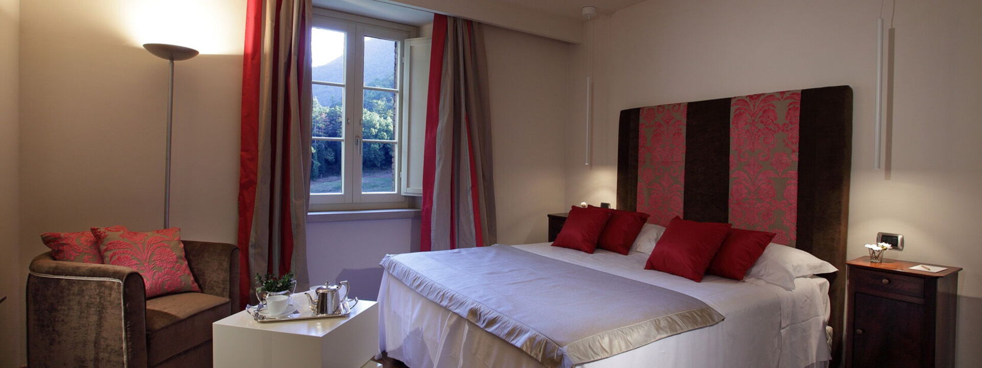 Villa Pietraverde - Gubbio, Umbria: Autumn, Bedroom, Spring, Summer