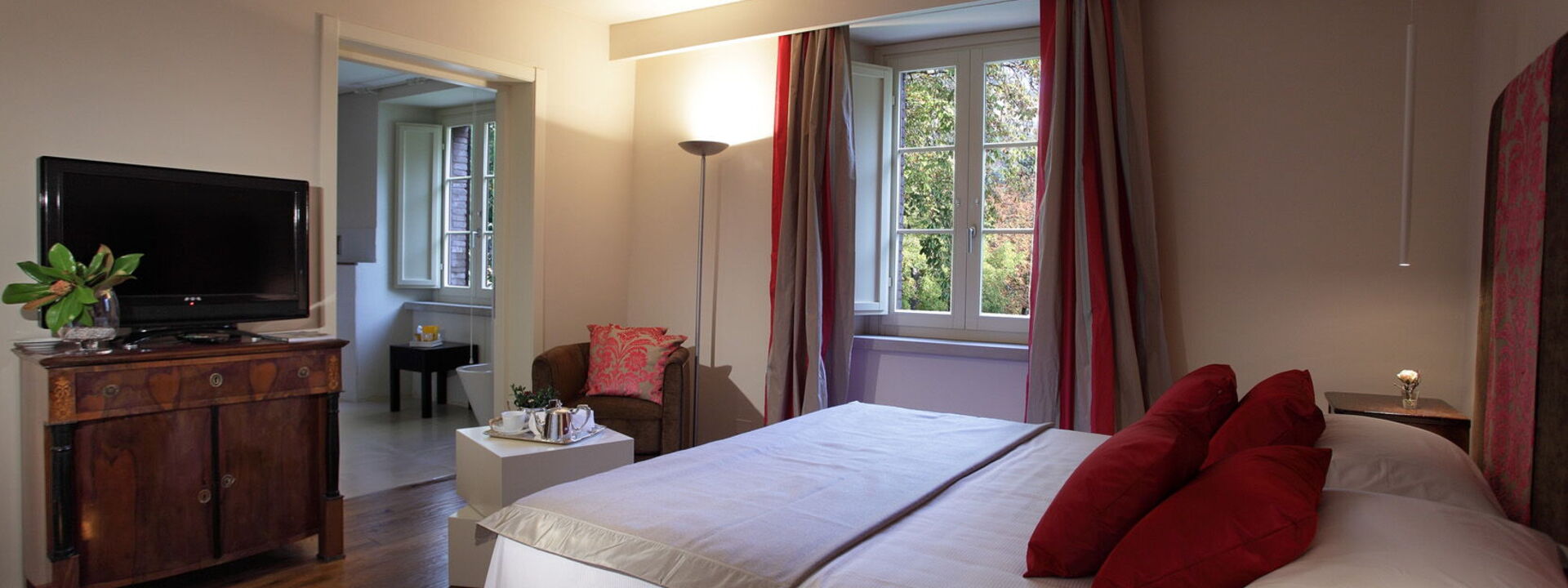 Villa Pietraverde - Gubbio, Umbria: Autumn, Bedroom, Spring, Summer