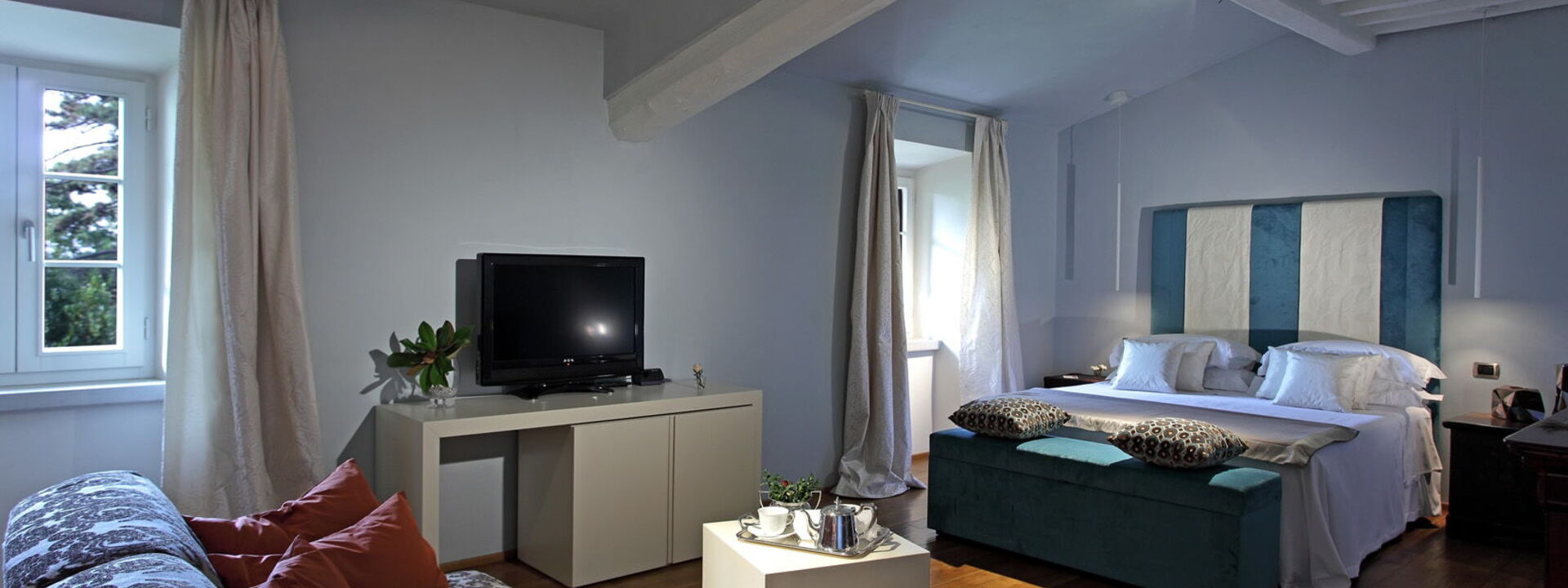 Villa Pietraverde - Gubbio, Umbria: Autumn, Bedroom, Spring, Summer