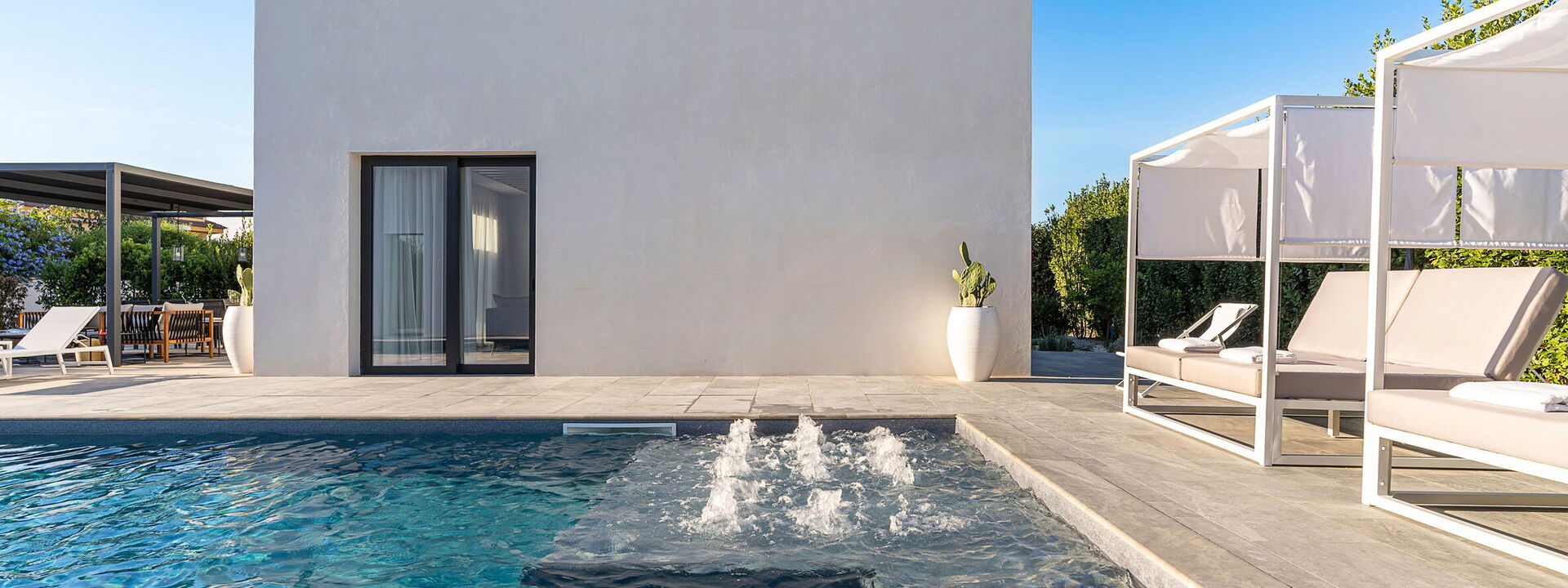 Villa Duetto - Siracusa, Sicilia: Autumn, Balcony / Terrace / Patio, Building Exterior, Outdoor, Pool, Spring, Summer