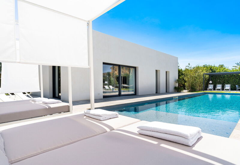 Villa Duetto - Siracusa, Sicilia: Autumn, Balcony / Terrace / Patio, Building Exterior, Outdoor, Pool, Spring, Summer