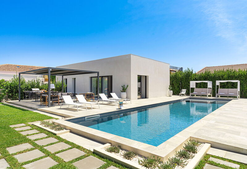 Villa Duetto - Siracusa, Sicilia: Autumn, Balcony / Terrace / Patio, Building Exterior, Outdoor, Pool, Spring, Summer