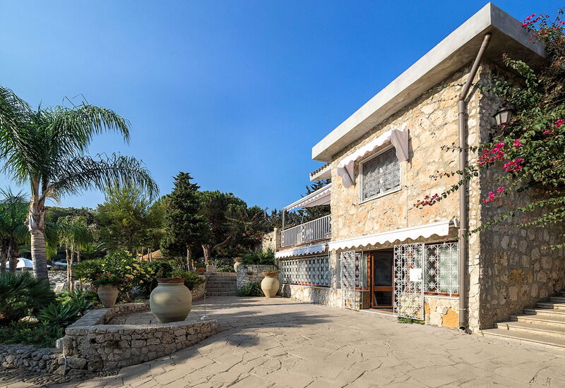 Villa Diamante - Siracusa, Sicilia: Autumn, Balcony / Terrace / Patio, Building Exterior, Outdoor, Spring, Summer