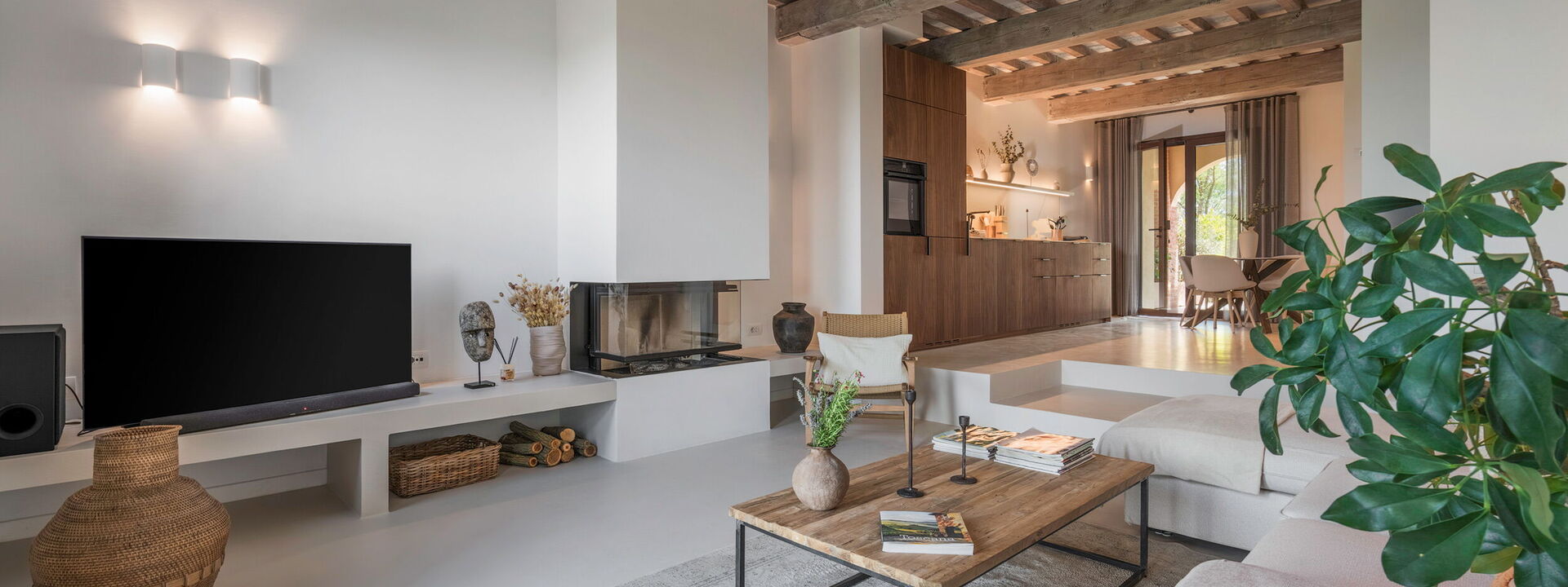 Coratina Spereto Apartment with Pool, Montaione: Frühling, Herbst, Küche, Sommer, Wohnzimmer