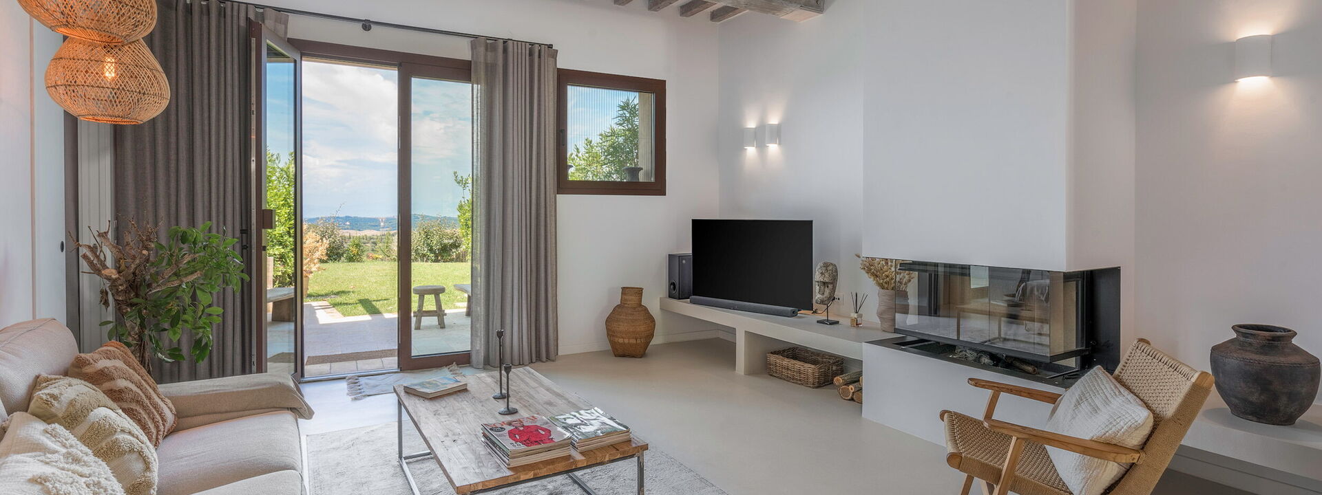 Coratina Spereto Apartment with Pool, Montaione: Frühling, Herbst, Küche, Sommer, Wohnzimmer